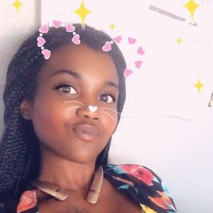 Meet your Posher, Mia